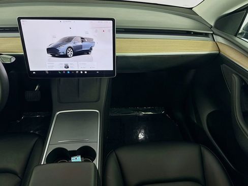 Used 2024 Tesla Model Y Long Range image 19