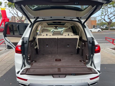 Used 2019 BMW X7 xDrive40i w/ Premium Package AWD/4WD image 37