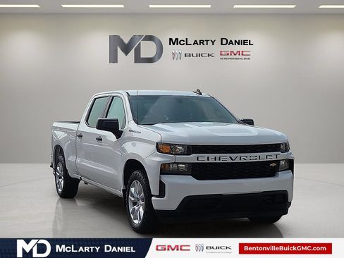 Used 2020 Chevrolet Silverado 1500 Custom w/ Custom Value Package RWD image 1