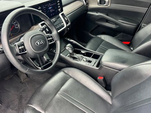 Used 2021 Kia Sorento EX w/ Panoramic Sunroof Package image 10