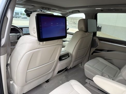 New 2026 Cadillac Escalade Platinum Sport w/ LPO, ONYX Package AWD/4WD image 32