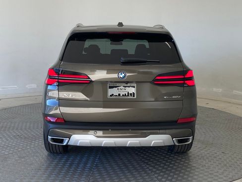 New 2026 BMW X5 xDrive50e w/ Premium Package image 10