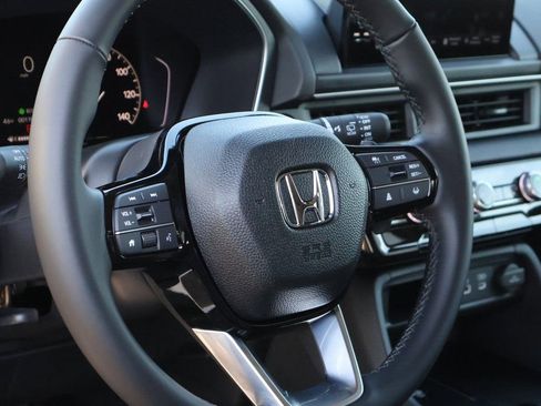 Certified 2025 Honda Pilot Touring image 19