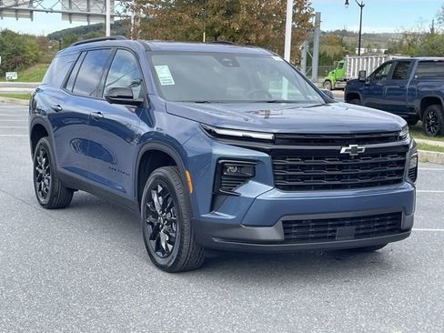 New 2026 Chevrolet Traverse LT w/ Midnight/Sport Edition image 1