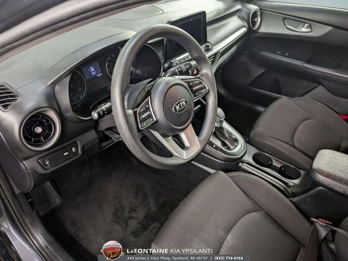 Used 2019 Kia Forte LXS FWD image 11