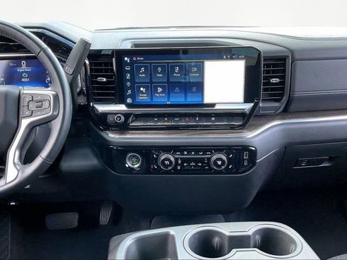 Used 2024 Chevrolet Silverado 1500 LT image 9