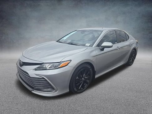 Used 2024 Toyota Camry LE FWD image 8