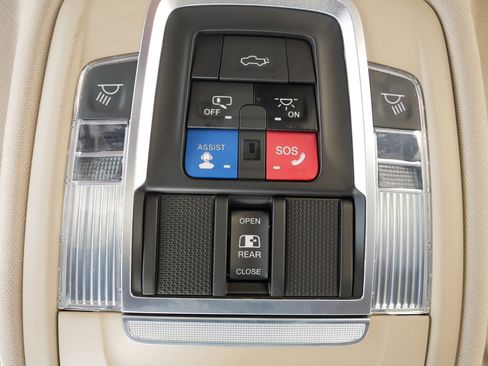 Certified 2021 RAM 1500 Laramie image 33