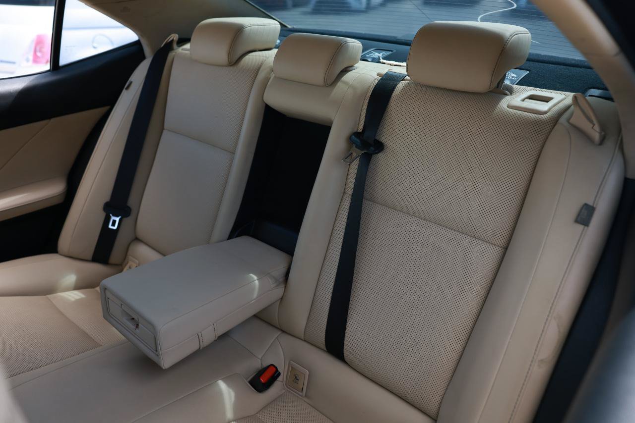 Used 2015 Lexus IS 250 RWD image 8