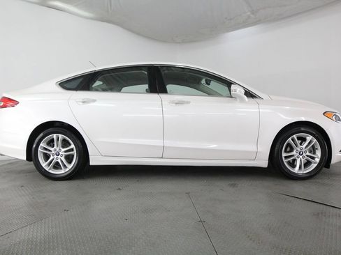 Used 2018 Ford Fusion SE w/ Equipment Group 602A FWD image 5