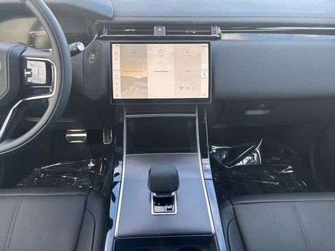 New 2026 Land Rover Range Rover Velar Dynamic SE image 17