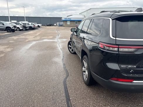 Used 2021 Jeep Grand Cherokee L Limited w/ Luxury Tech Group II image 7