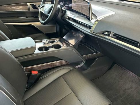 New 2026 Cadillac Vistiq Luxury w/ LPO, Floor Liner Package image 15