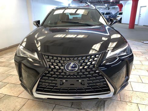 Used 2022 Lexus UX 250h w/ Premium Package image 5