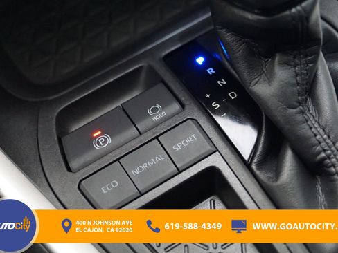 Used 2023 Toyota RAV4 XLE Premium image 26