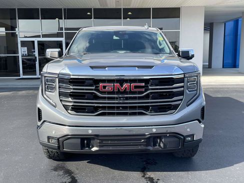 Used 2024 GMC Sierra 1500 SLT w/ SLT Premium Plus Package AWD/4WD image 8