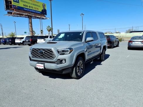 Used 2021 Toyota Tacoma TRD Sport image 4