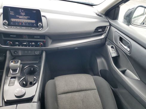 Used 2024 Nissan Rogue SV image 26