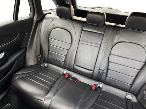 Used 2022 Mercedes-Benz GLC 300 4MATIC w/ Multimedia Package Lite image 11