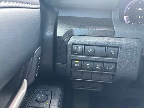 Used 2025 Toyota 4Runner Limited AWD/4WD image 13