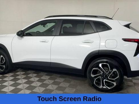 Used 2025 Chevrolet Trax RS w/ Driver Confidence Package FWD image 8
