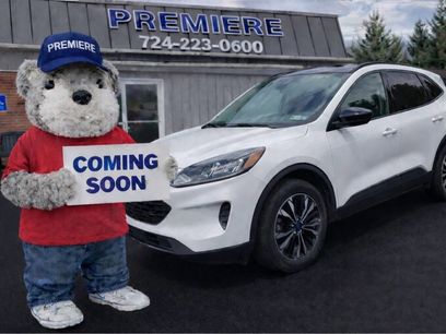 Used 2022 Ford Escape SE w/ SE Sport Appearance Package