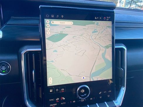 Used 2024 GMC Acadia Elevation image 15