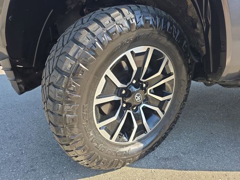 Used 2023 Toyota Tacoma TRD Sport w/ Advanced Technology Package image 35