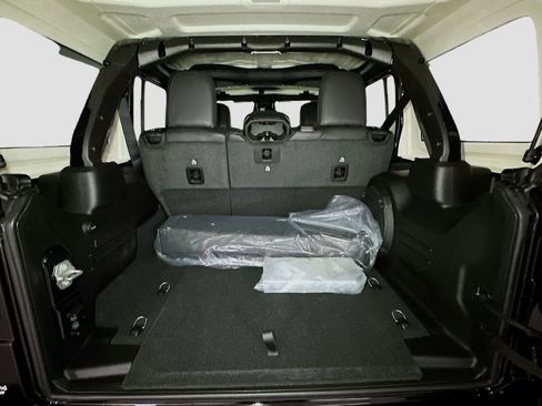 New 2026 Jeep Wrangler Unlimited Sahara AWD/4WD image 30