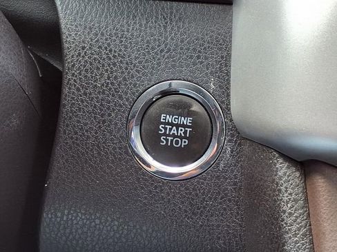 Used 2014 Toyota Highlander XLE FWD image 15