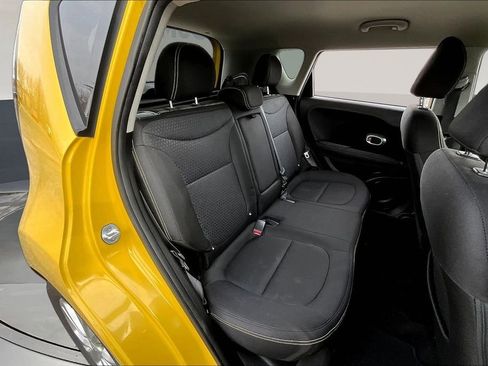 Used 2015 Kia Soul + FWD image 21