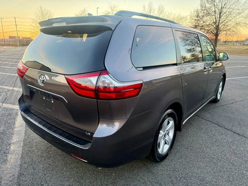Used 2020 Toyota Sienna LE image 8