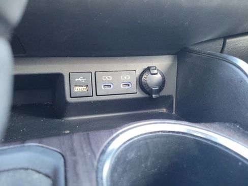 Certified 2022 Toyota Highlander Platinum image 25