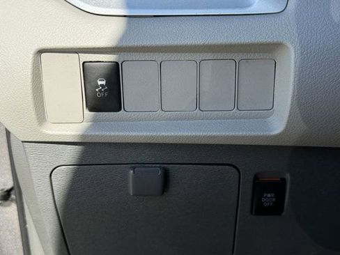 Used 2019 Toyota Sienna LE w/ LE Preferred Package FWD image 22