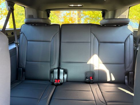 New 2025 Chevrolet Suburban High Country image 29