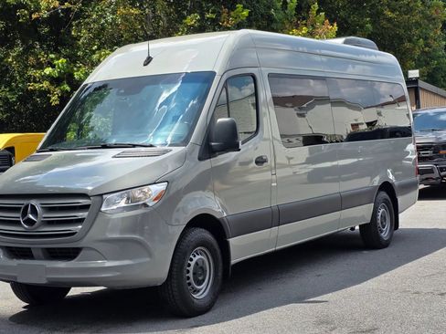 Used 2022 Mercedes-Benz Sprinter 2500 w/ Parking Package image 2