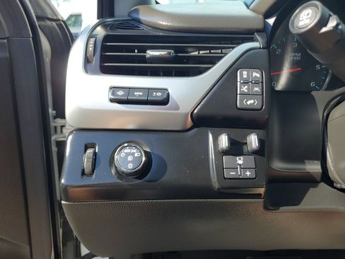 Used 2020 Chevrolet Tahoe Premier w/ Premier Plus Edition RWD image 29