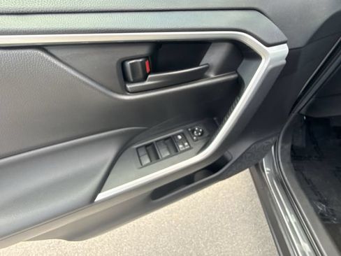 Used 2022 Toyota RAV4 LE AWD/4WD image 13