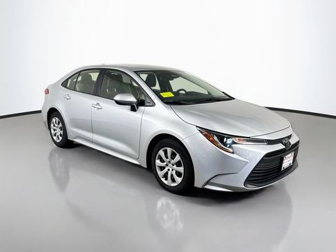 Used 2023 Toyota Corolla LE w/ Carpet Mat Package (TMS) FWD image 8