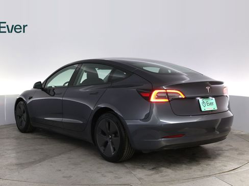 Used 2023 Tesla Model 3 Standard Range image 17