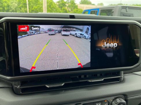 New 2025 Jeep Wrangler Unlimited Rubicon 392 image 13