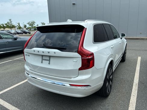 Used 2024 Volvo XC90 T8 Plus w/ Protection Package Premier AWD/4WD image 3