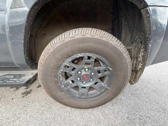 Used 2024 Toyota 4Runner TRD Off-Road Premium w/ Moonroof Package AWD/4WD image 32