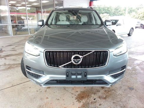 Used 2017 Volvo XC90 T6 Momentum w/ Vision Package AWD/4WD image 3