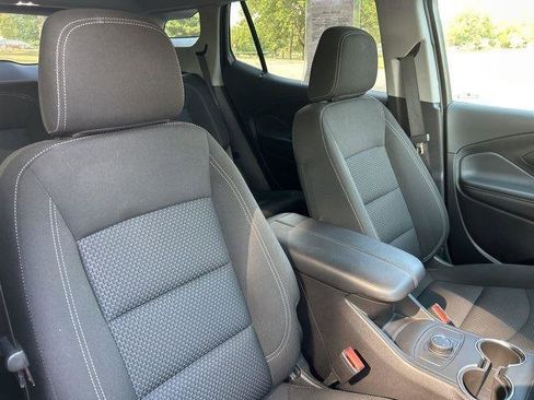 Used 2024 GMC Terrain SLE image 38