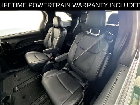 Used 2025 Toyota Sienna XLE Woodland Edition AWD/4WD image 32
