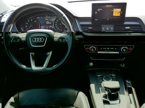 Used 2019 Audi Q5 2.0T Premium w/ Convenience Package AWD/4WD image 16