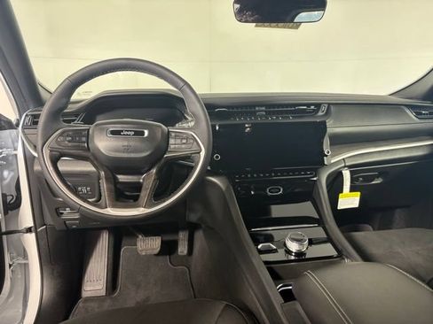 New 2026 Jeep Grand Cherokee Altitude AWD/4WD image 26