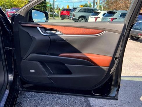 Used 2015 Cadillac XTS Luxury image 23