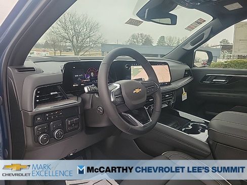 New 2026 Chevrolet Suburban Premier image 21